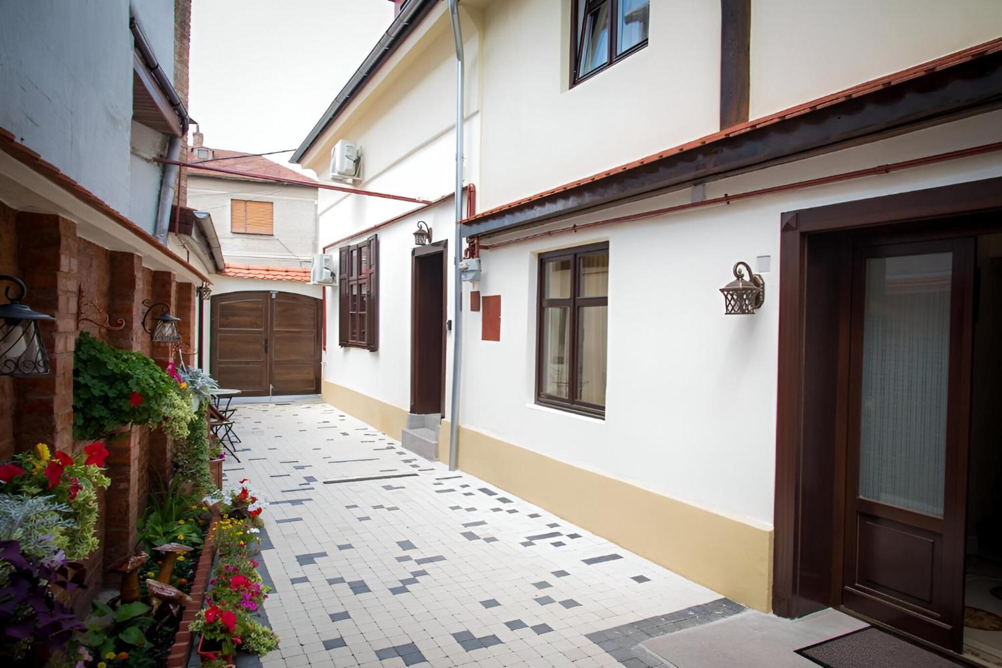 Aparthotel Cochet House Hermannstadt Exterior foto