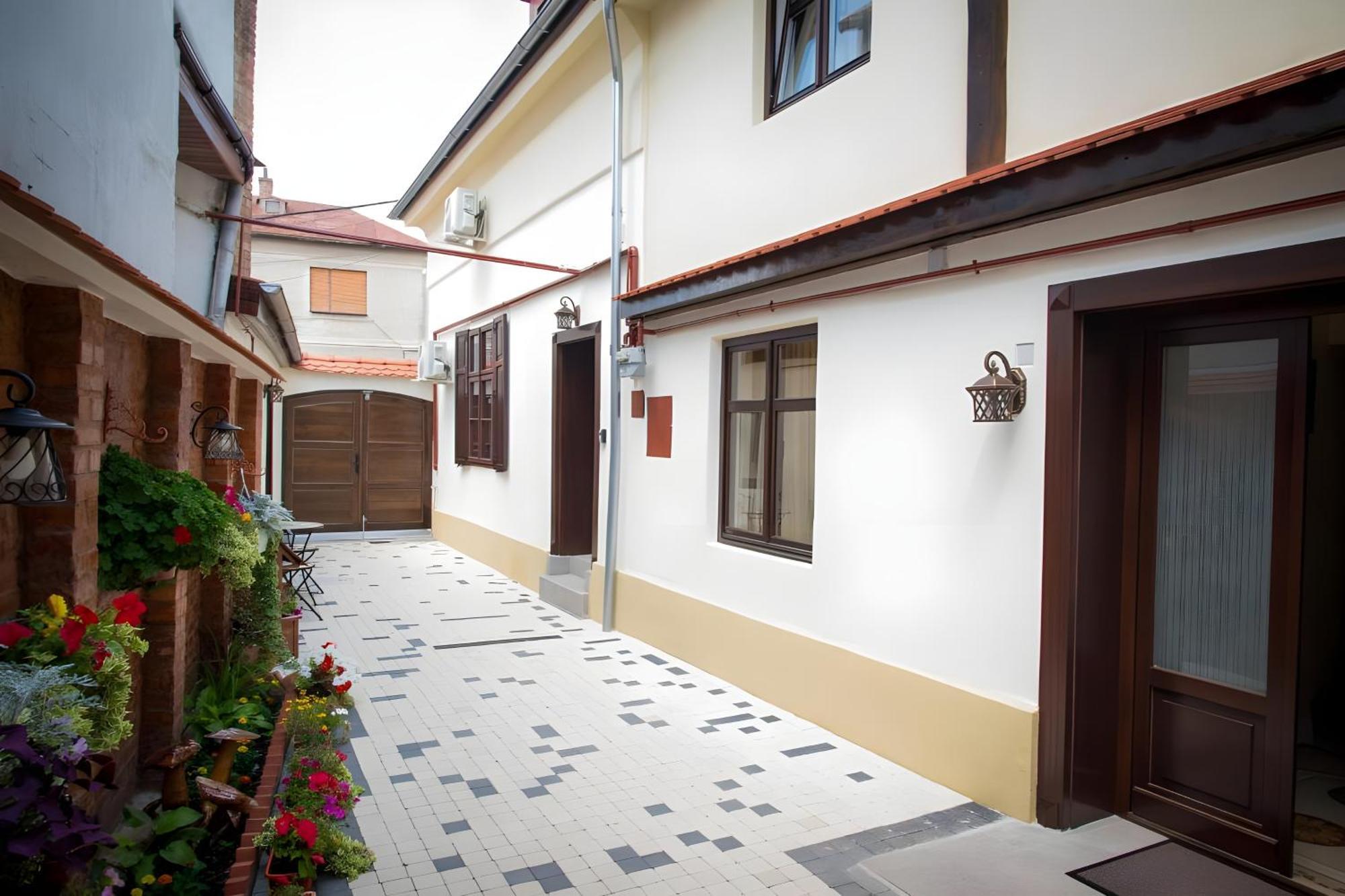 Aparthotel Cochet House Hermannstadt Exterior foto